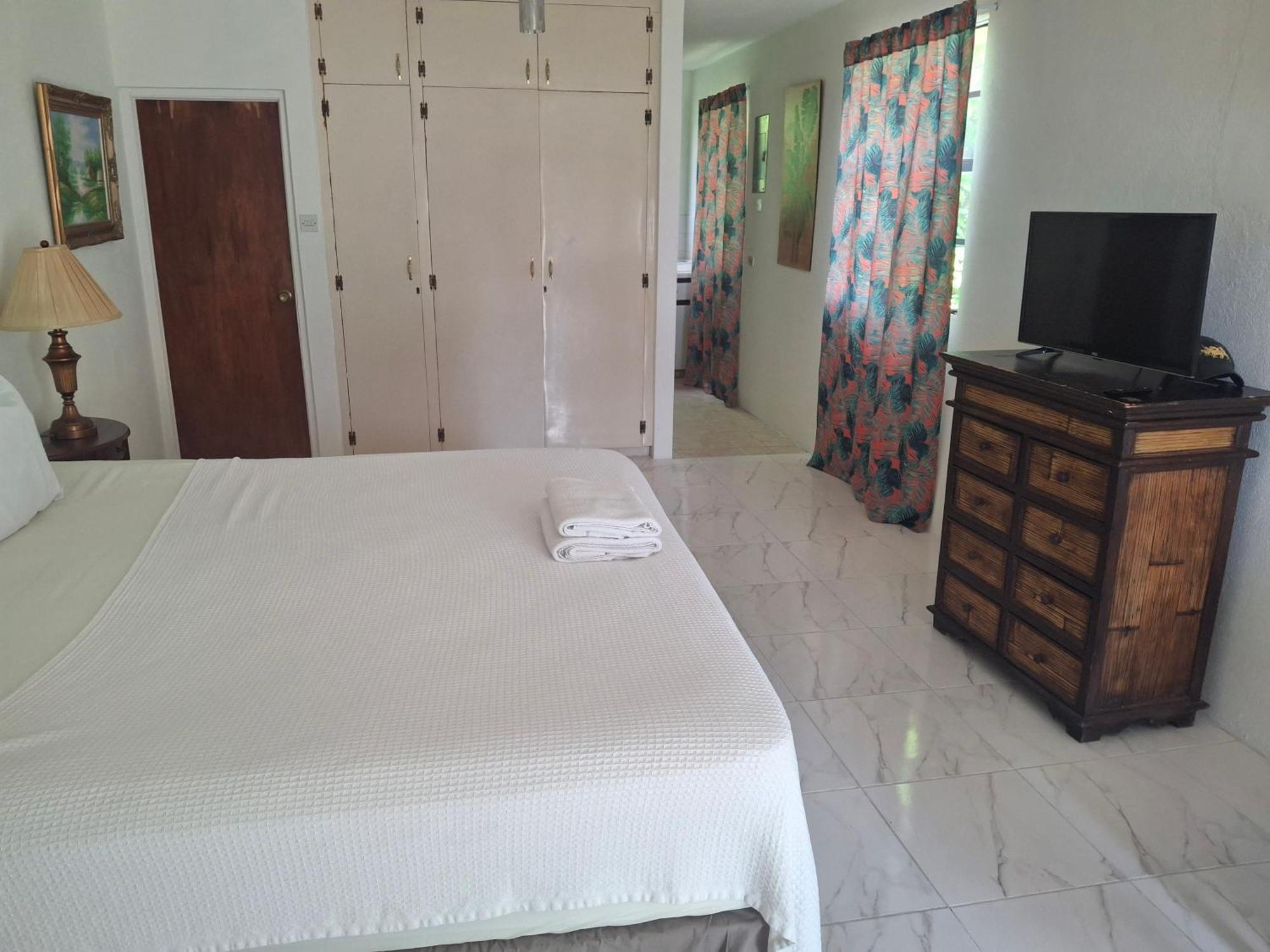 Ocean View Apartments Bridgetown Oda fotoğraf